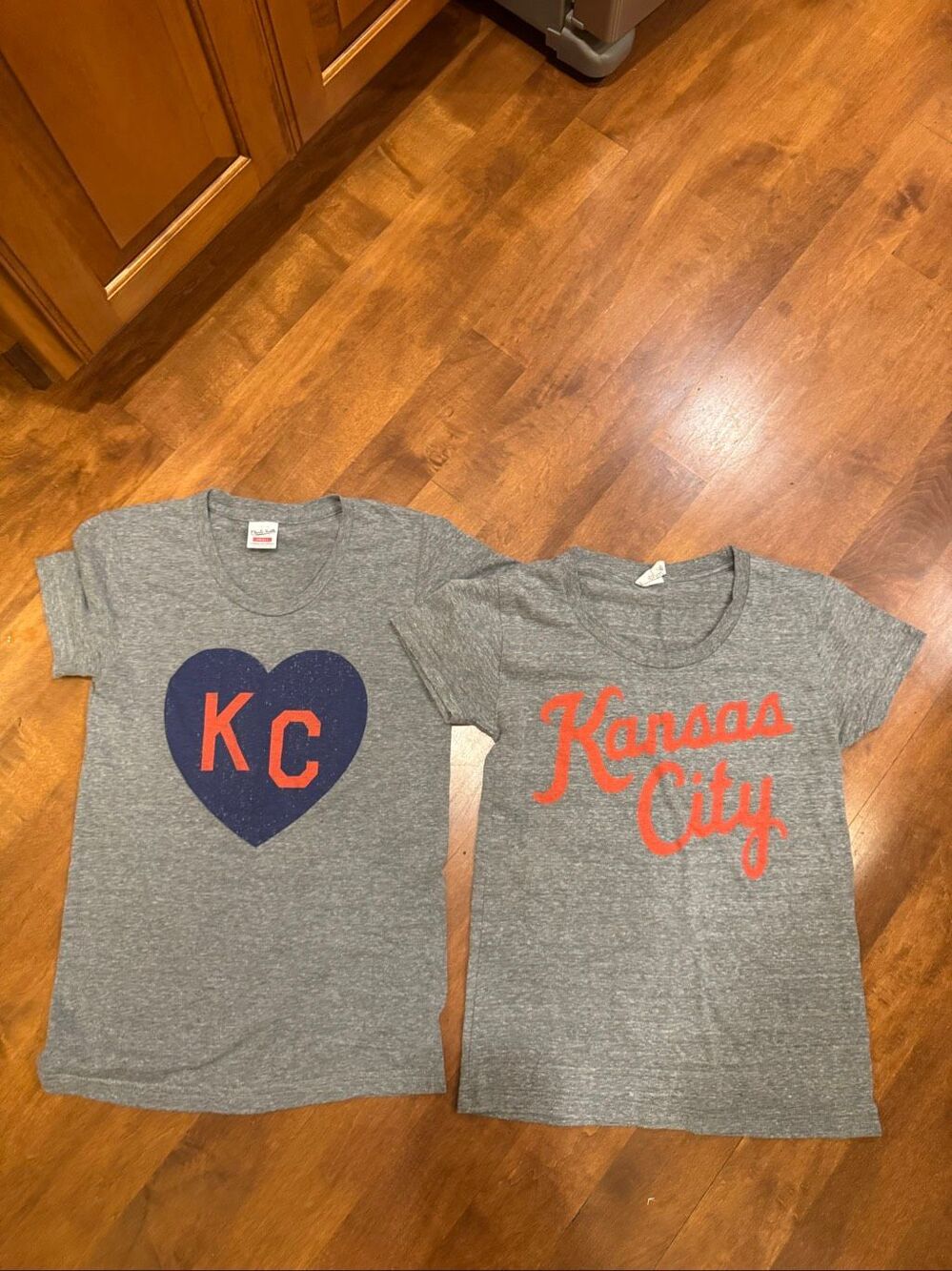Charlie Hustle Kansas City KC Heart T Shirt Bundle 2 Gray Tees Size Small